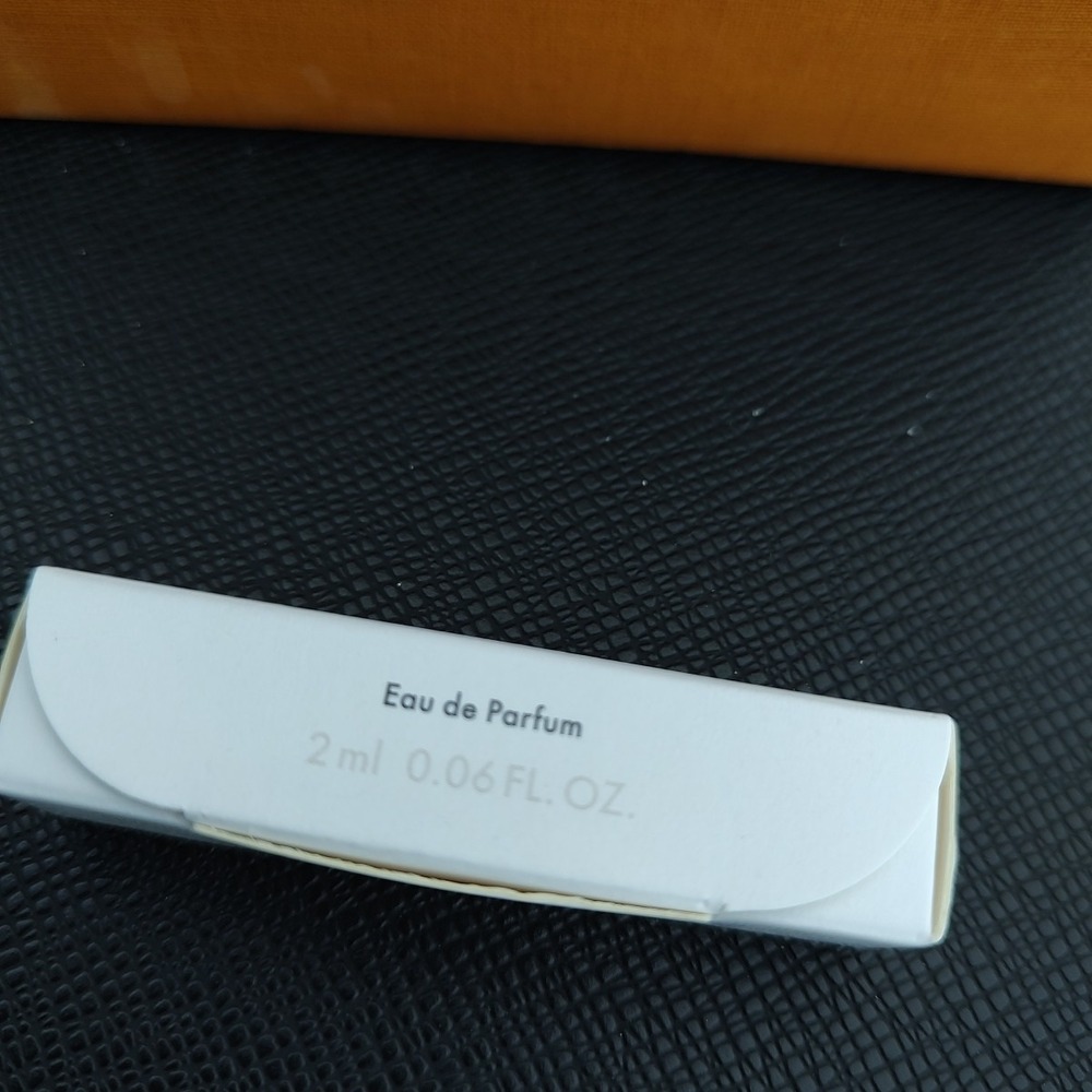 Louis Vuitton LOVERS Eau De Parfum Sample Spray 2ml/0.06oz New - Picture 4 of 5